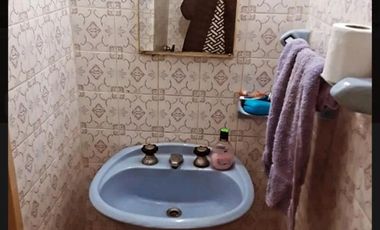 CASA EN PLANTA ALTA DE 3 AMBIENTES CON COCHERA.