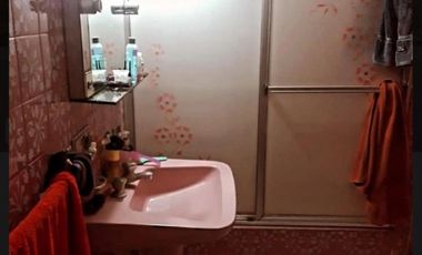 CASA EN PLANTA ALTA DE 3 AMBIENTES CON COCHERA.