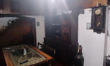 EXCELENTE PROPIEDAD DE 5 AMBIENTES