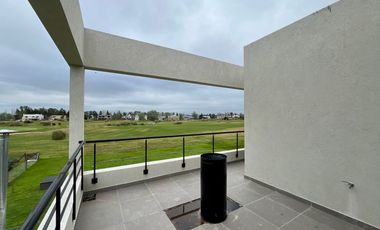 Casa a estrenar de 6 amb en barrio privado San Eliseo