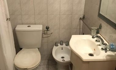 VENTA - TAPIALES - EXCELENTE DUPLEX 4 AMBIENTES CON GARAJE  AL FRENTE