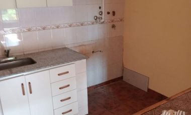 DUPLEX DE 2 AMB. Y MEDIO AMBIENTES CON COCHERA EN CASTELAR