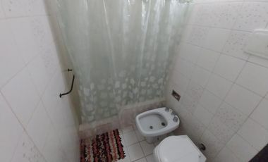 Chalet 5 ambientes EN ALQUILER, Besares 500, Ituzaingó