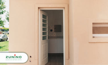 Hermosa casa de cinco ambientes en Pilar a la venta