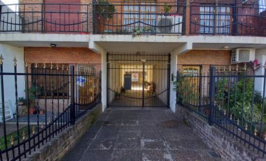 DEPARTAMENTO 2 AMBIENTES PLANTA BAJA CON PATIO , VILLA LUZURIAGA