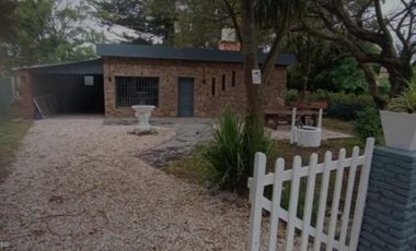 VENDO CASA 4 AMB CON LOSA GRAN PARQUE A METROS DE LA COSTA