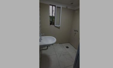 VENDO CASA 4 AMB CON LOSA GRAN PARQUE A METROS DE LA COSTA
