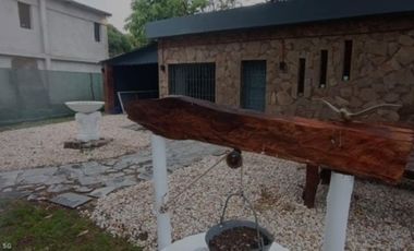 VENDO CASA 4 AMB CON LOSA GRAN PARQUE A METROS DE LA COSTA