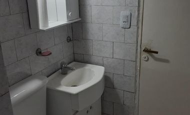 ** APTO CREDITO ** Departamento de 1 Amb ** A Mts de la Estacion **