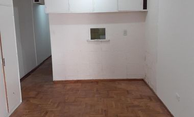** APTO CREDITO ** Departamento de 1 Amb ** A Mts de la Estacion **