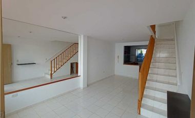 Casa Urbana a la Venta en La Mesa Cundi