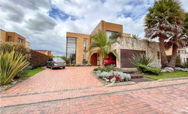 SE VENDE CASA CAJICA