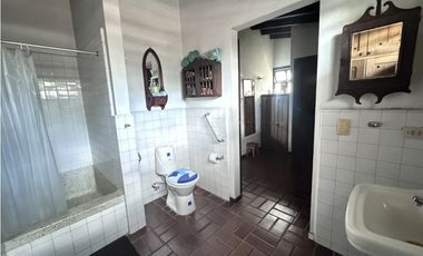 Venta Casa Independiente Poblado Aguacatala 2 por Eafit