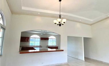 VENDO CASA EN SANTA CLARA