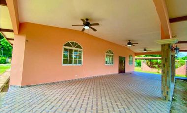 VENDO CASA EN SANTA CLARA