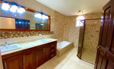 VENDO CASA EN SANTA CLARA