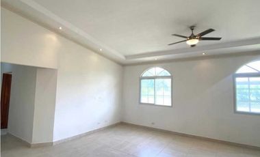 VENDO CASA EN SANTA CLARA