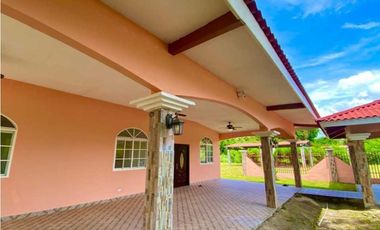 VENDO CASA EN SANTA CLARA
