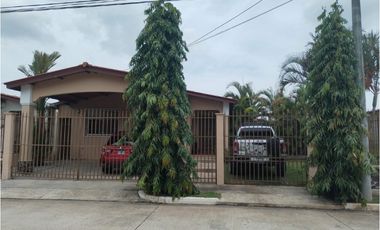 SEA CONFIABLE VENDE CASA EN BRISAS DEL GOLF, ARRAIJN