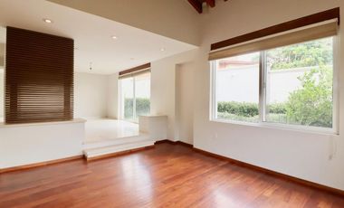 CASA EN VENTA EN CUMBRES DE MORELIA