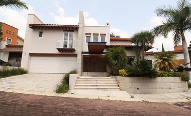 CASA EN VENTA EN CUMBRES DE MORELIA
