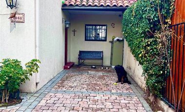 Casa en Venta en Calle EL MIRADOR // FRENTE AL COLEGIO MANQUEHUE