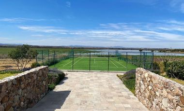 Excelentes terrenos en el desarrollo Las Campanas