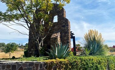 Excelentes terrenos en el desarrollo Las Campanas