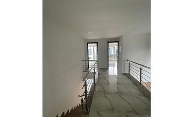 SE VENDE HERMOSA CASA DE DOS PLANTAS