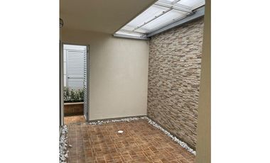SE VENDE HERMOSA CASA DE DOS PLANTAS