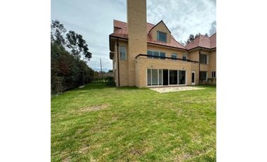 SE ARRIENDA APARTAMENTO CHIA EN CASONA