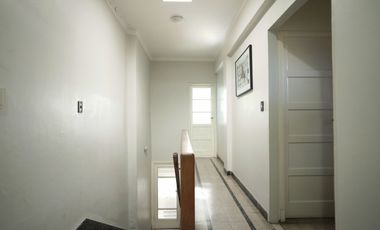 EN VENTA CASA PLANTA ALTA CALLE ALEM 3 DORMITORIOS