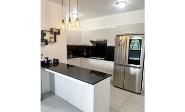 PENONOME / LLANO HERMOSO / 312 M2 / 2 NIVELES / 5 HABITACIONES
