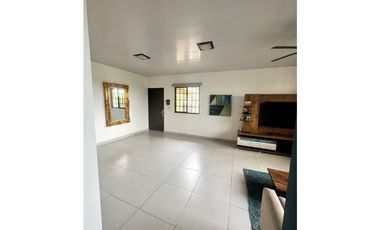 PENONOME / LLANO HERMOSO / 312 M2 / 2 NIVELES / 5 HABITACIONES