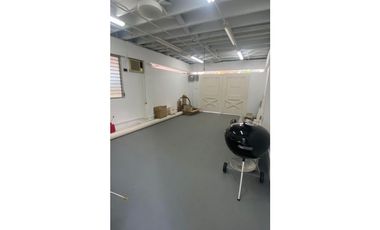 CLAYTON / ESTILO BUNGALAW / 1015 M2 / LINEA BLANCA / REFORMADA