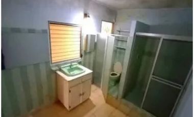 VENDO CASA CON AMPLIO TERRENO DE 1000 MTS 2, EN SAN ANTONIO!!!