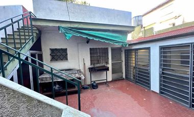 Casa PH en venta en Lanus Este