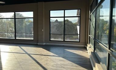 Local comercial 118 m2 en Strip Center en Los Trapenses.