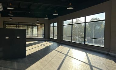 Local comercial 118 m2 en Strip Center en Los Trapenses.
