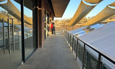 Local comercial 118 m2 en Strip Center en Los Trapenses.