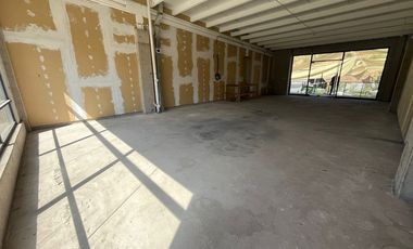 Local Comercial de 117 MT2 en Segundo Piso.
