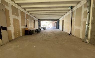 Local Comercial de 117 MT2 en Segundo Piso.