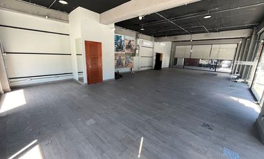 Espectacular Local Comercial en Strip Center Los Trapenses