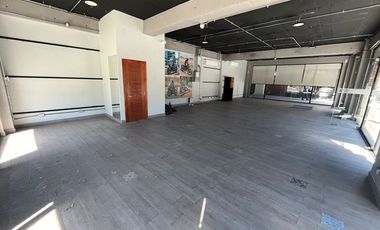 Espectacular Local Comercial en Strip Center Los Trapenses