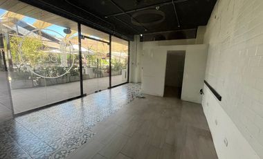 Arriendo Local Comercial Primer Piso Interior.