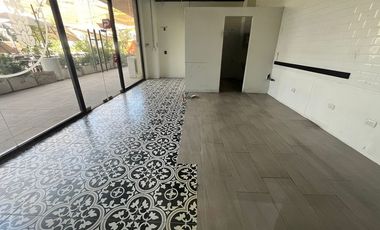 Arriendo Local Comercial Primer Piso Interior.