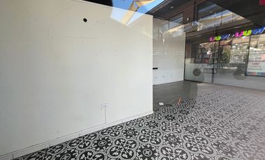 Arriendo Local Comercial Primer Piso Interior.