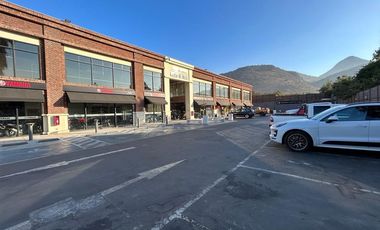 Arriendo Local Comercial Primer Piso Interior.