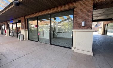 Arriendo Local Comercial Primer Piso Interior.