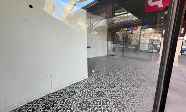 Arriendo Local Comercial Primer Piso Interior.